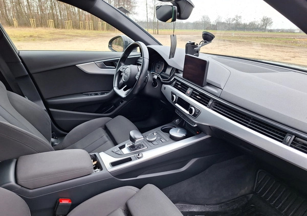 Audi A4 cena 69999 przebieg: 296500, rok produkcji 2016 z Rzgów małe 352